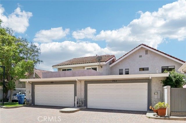 963 Thistlegate Road, Oak Park, CA 91377