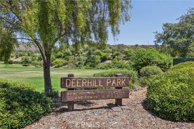 963 Thistlegate Road, Oak Park, CA 91377