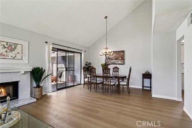 963 Thistlegate Road, Oak Park, CA 91377