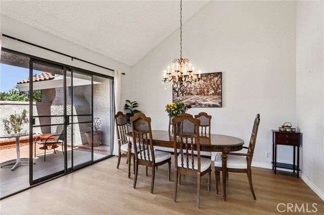 963 Thistlegate Road, Oak Park, CA 91377