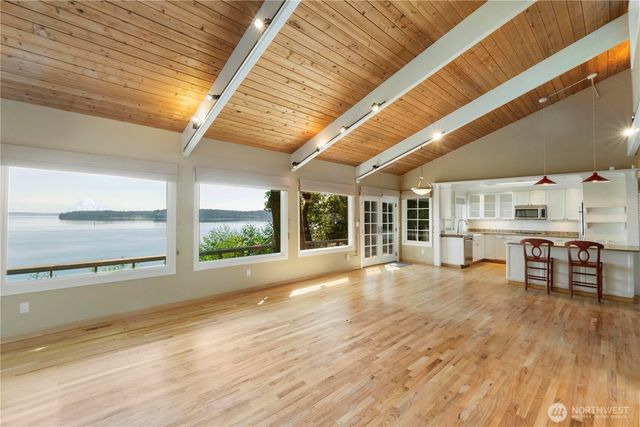 1403 S Head Avenue SW, Lakebay, WA 98349