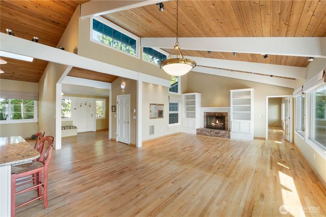 1403 S Head Avenue SW, Lakebay, WA 98349