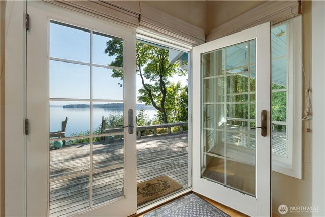 1403 S Head Avenue SW, Lakebay, WA 98349