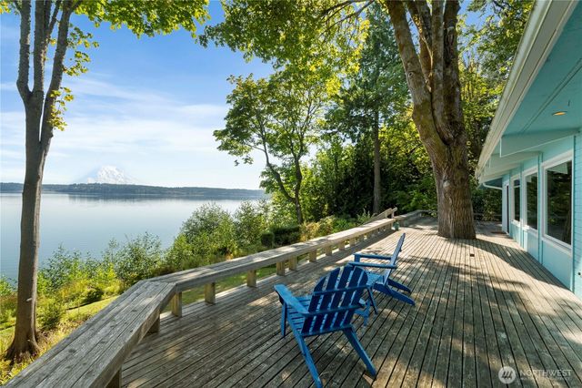 1403 S Head Avenue SW, Lakebay, WA 98349