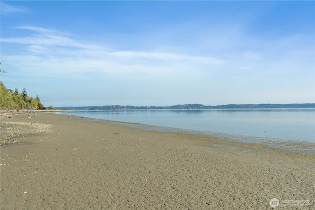 1403 S Head Avenue SW, Lakebay, WA 98349