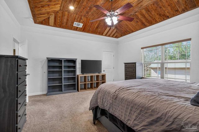 2248 Wallace Lake Rd, Pace, FL 32571