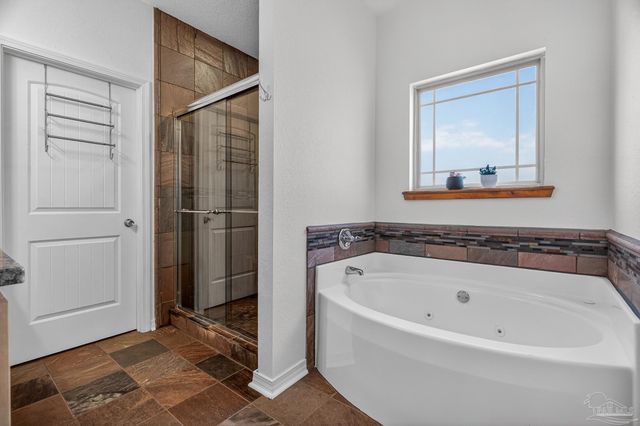 2248 Wallace Lake Rd, Pace, FL 32571