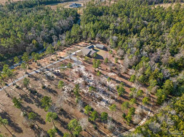 2248 Wallace Lake Rd, Pace, FL 32571
