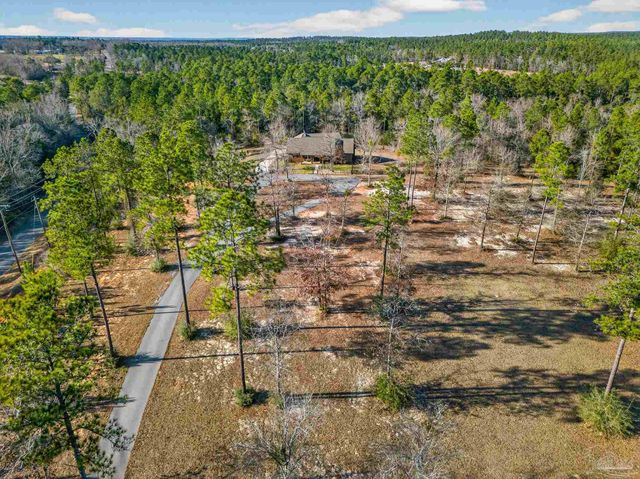 2248 Wallace Lake Rd, Pace, FL 32571