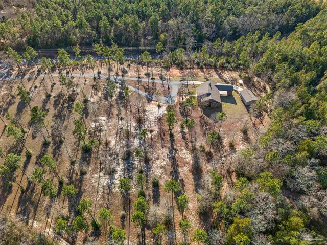 2248 Wallace Lake Rd, Pace, FL 32571