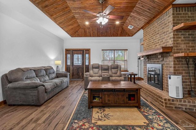 2248 Wallace Lake Rd, Pace, FL 32571