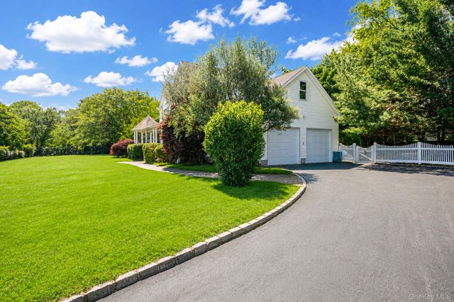 4 Pheasant Court, Riverhead, NY 11901