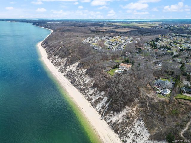 4 Pheasant Court, Riverhead, NY 11901