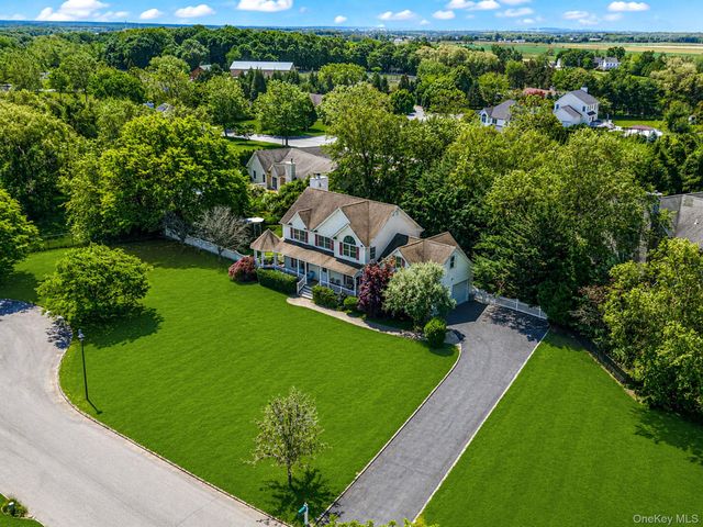 4 Pheasant Court, Riverhead, NY 11901