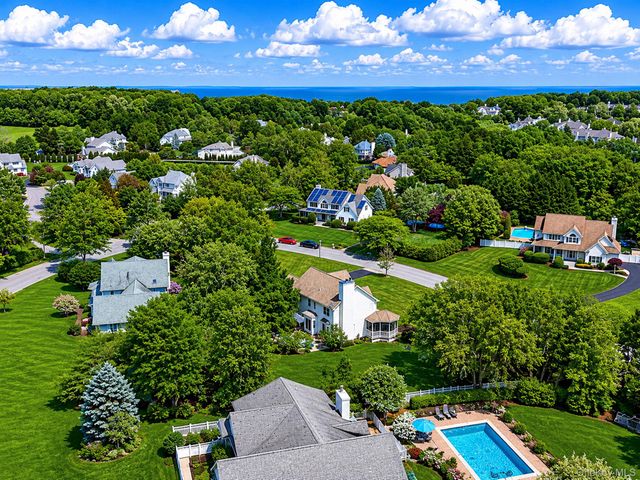 4 Pheasant Court, Riverhead, NY 11901