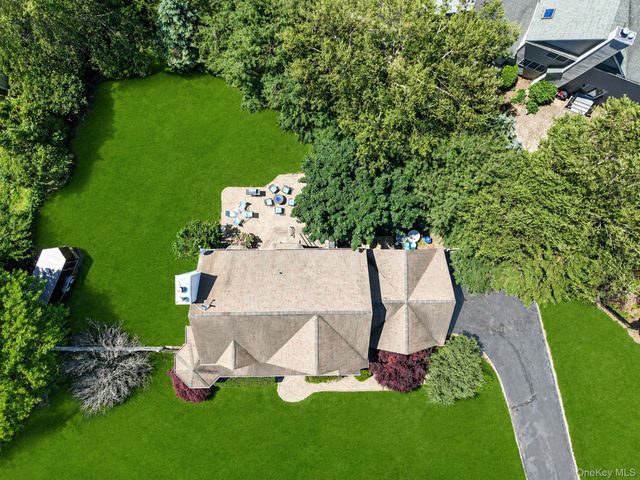 4 Pheasant Court, Riverhead, NY 11901