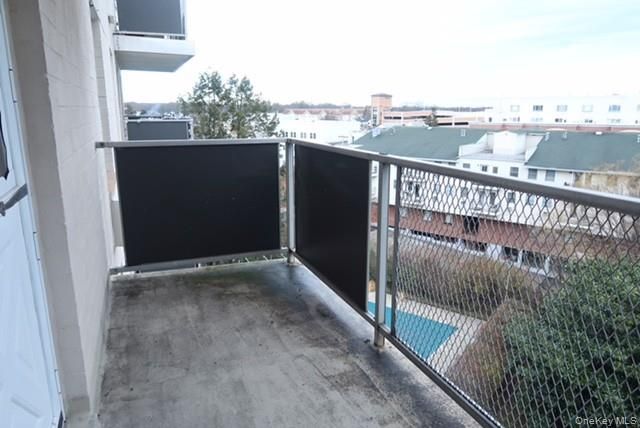 135 Post Avenue 5-L, Westbury, NY 11590