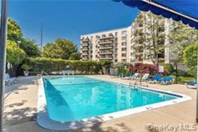 135 Post Avenue 5-L, Westbury, NY 11590