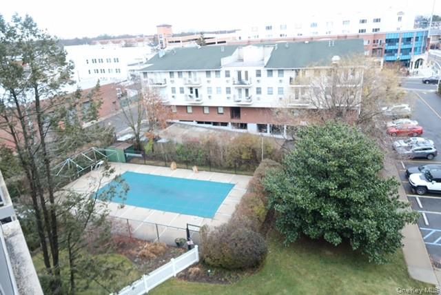 135 Post Avenue 5-L, Westbury, NY 11590