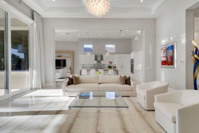 12209 Plantation Way, Palm Beach Gardens, FL 33418