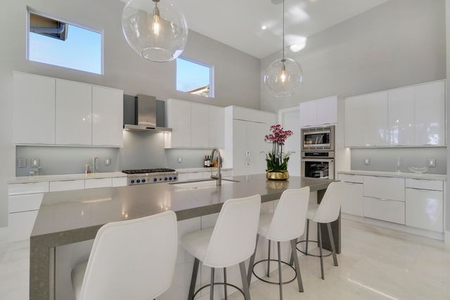 12209 Plantation Way, Palm Beach Gardens, FL 33418