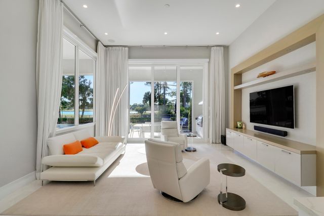 12209 Plantation Way, Palm Beach Gardens, FL 33418