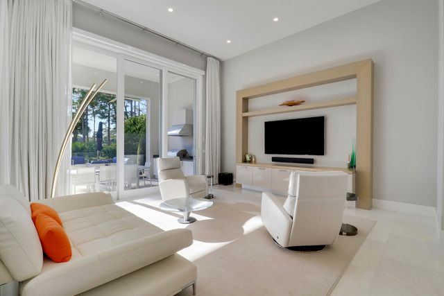 12209 Plantation Way, Palm Beach Gardens, FL 33418