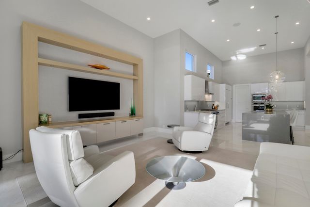 12209 Plantation Way, Palm Beach Gardens, FL 33418