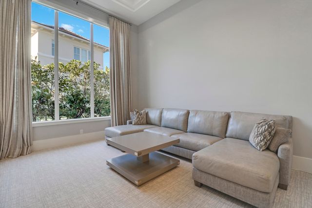 12209 Plantation Way, Palm Beach Gardens, FL 33418