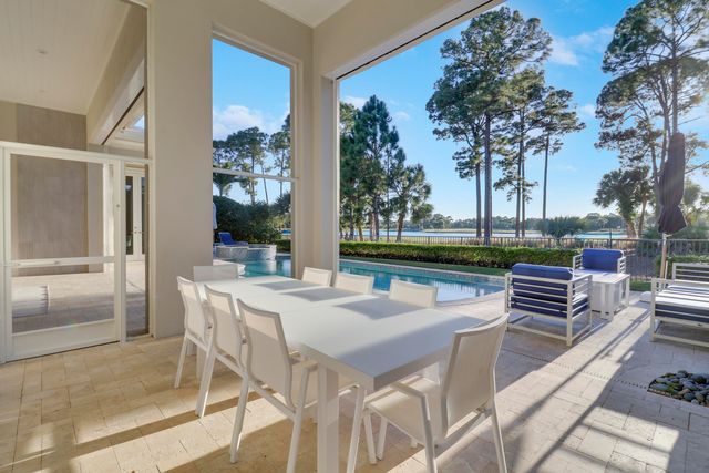 12209 Plantation Way, Palm Beach Gardens, FL 33418