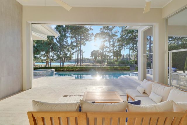 12209 Plantation Way, Palm Beach Gardens, FL 33418