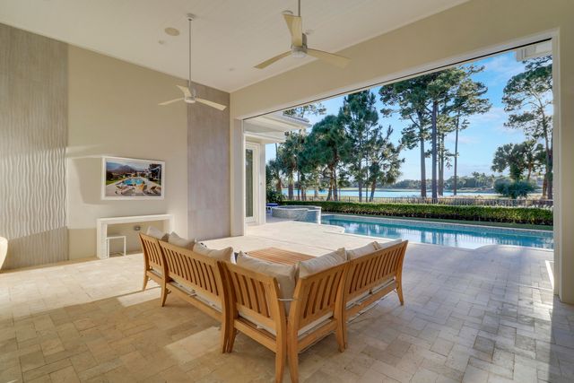 12209 Plantation Way, Palm Beach Gardens, FL 33418