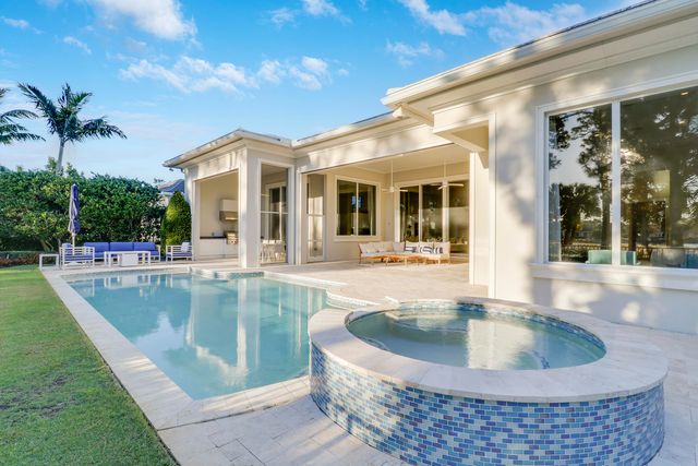 12209 Plantation Way, Palm Beach Gardens, FL 33418