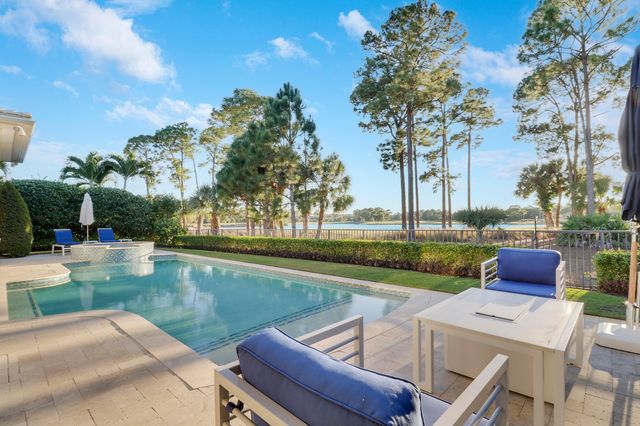 12209 Plantation Way, Palm Beach Gardens, FL 33418