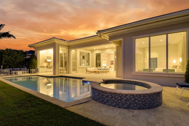 12209 Plantation Way, Palm Beach Gardens, FL 33418