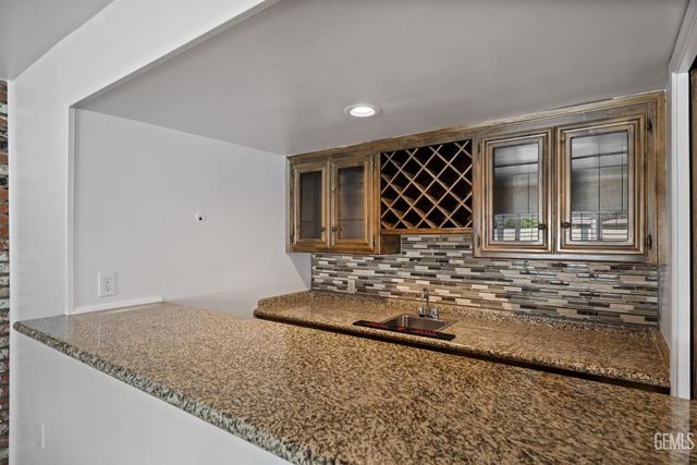 3612 La Costa, Bakersfield, CA 93306