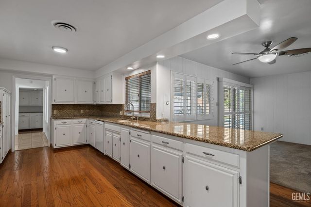 3612 La Costa, Bakersfield, CA 93306