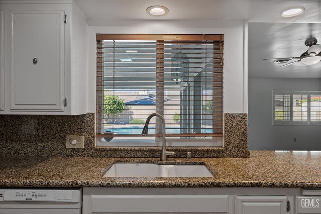 3612 La Costa, Bakersfield, CA 93306