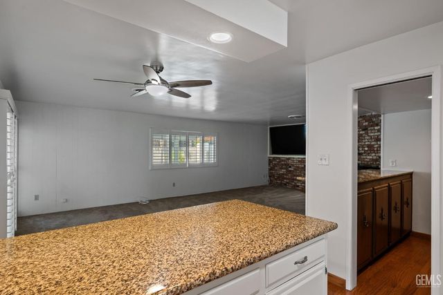 3612 La Costa, Bakersfield, CA 93306