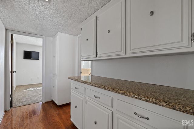 3612 La Costa, Bakersfield, CA 93306