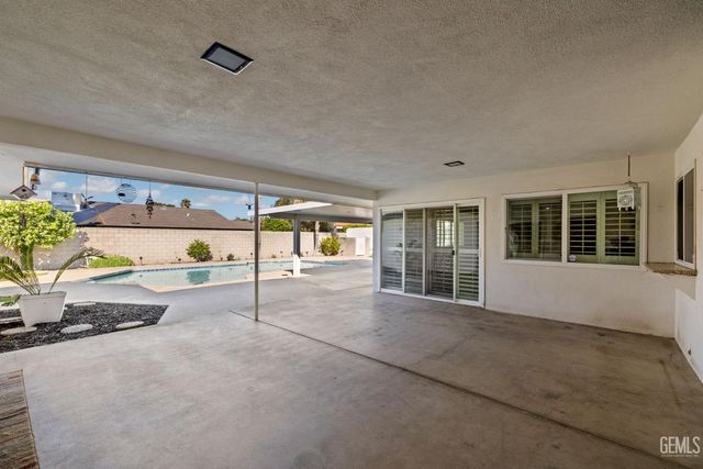 3612 La Costa, Bakersfield, CA 93306