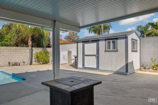 3612 La Costa, Bakersfield, CA 93306