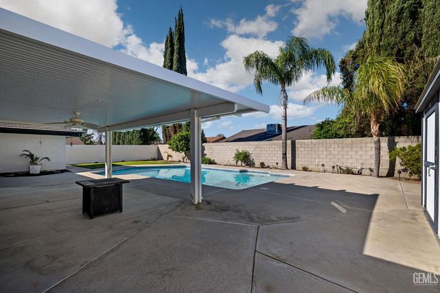 3612 La Costa, Bakersfield, CA 93306