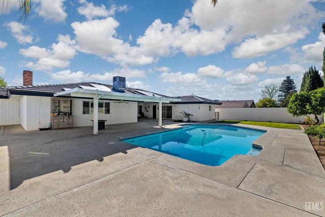 3612 La Costa, Bakersfield, CA 93306