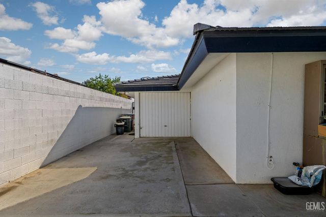 3612 La Costa, Bakersfield, CA 93306