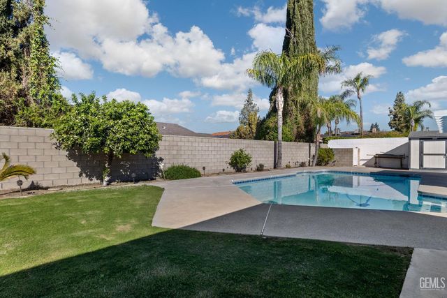 3612 La Costa, Bakersfield, CA 93306