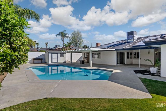 3612 La Costa, Bakersfield, CA 93306