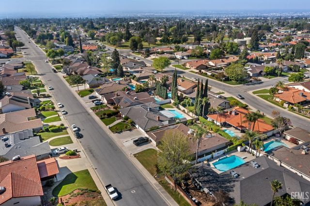 3612 La Costa, Bakersfield, CA 93306