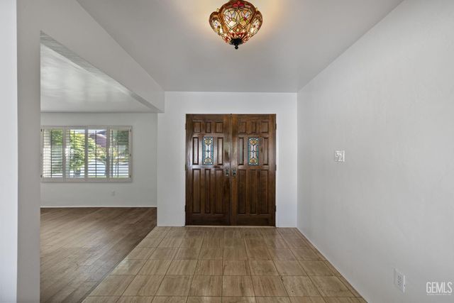 3612 La Costa, Bakersfield, CA 93306