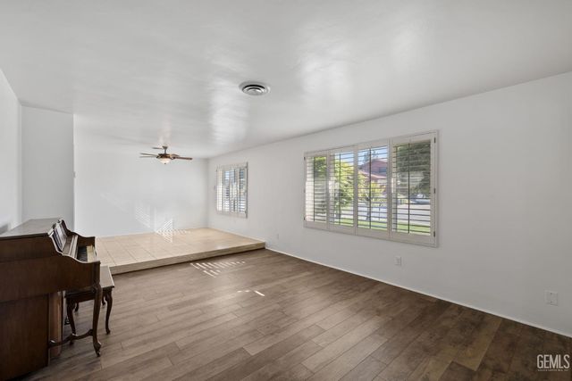 3612 La Costa, Bakersfield, CA 93306